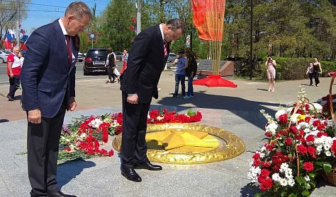 В знак памяти – Цветы Победы